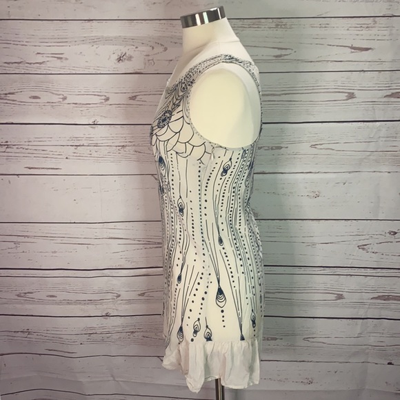 Silence + Noise ruffle bottom gem tank - Picture 2 of 3